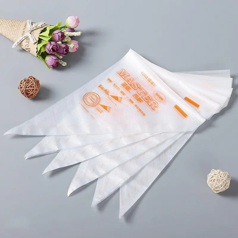 100 pcs Laminating Nozzle Bag Plastic Disposable